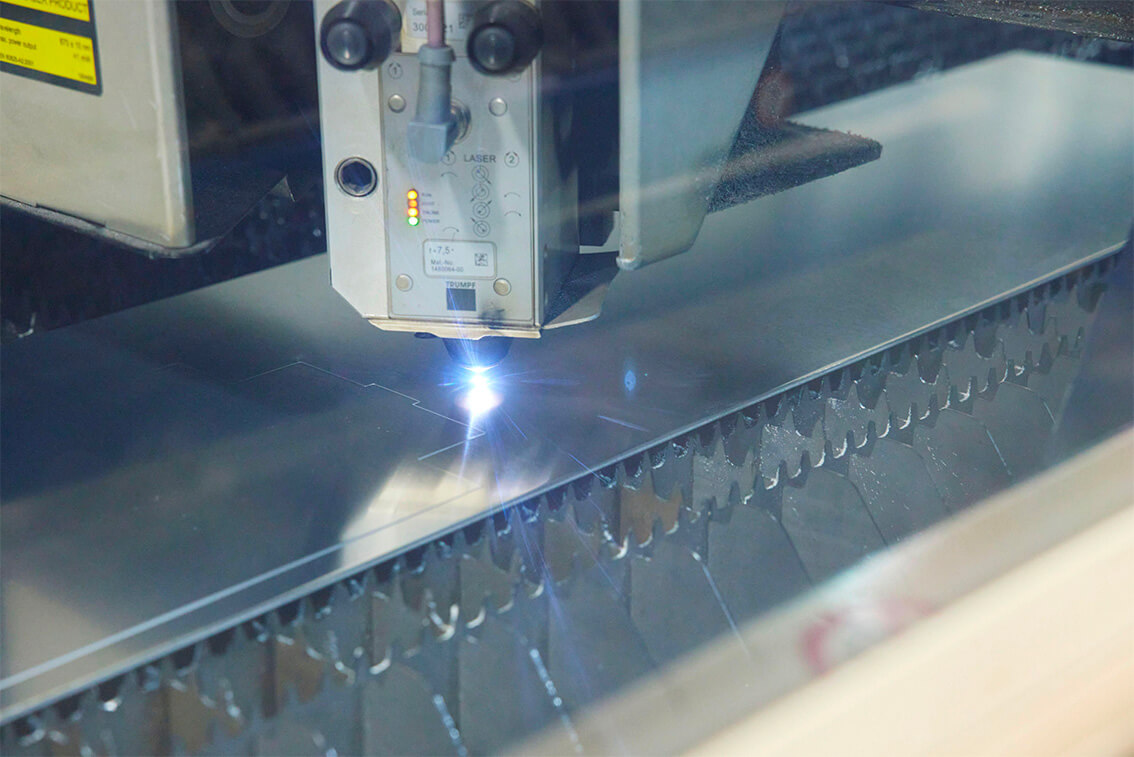 Laser cutting machine